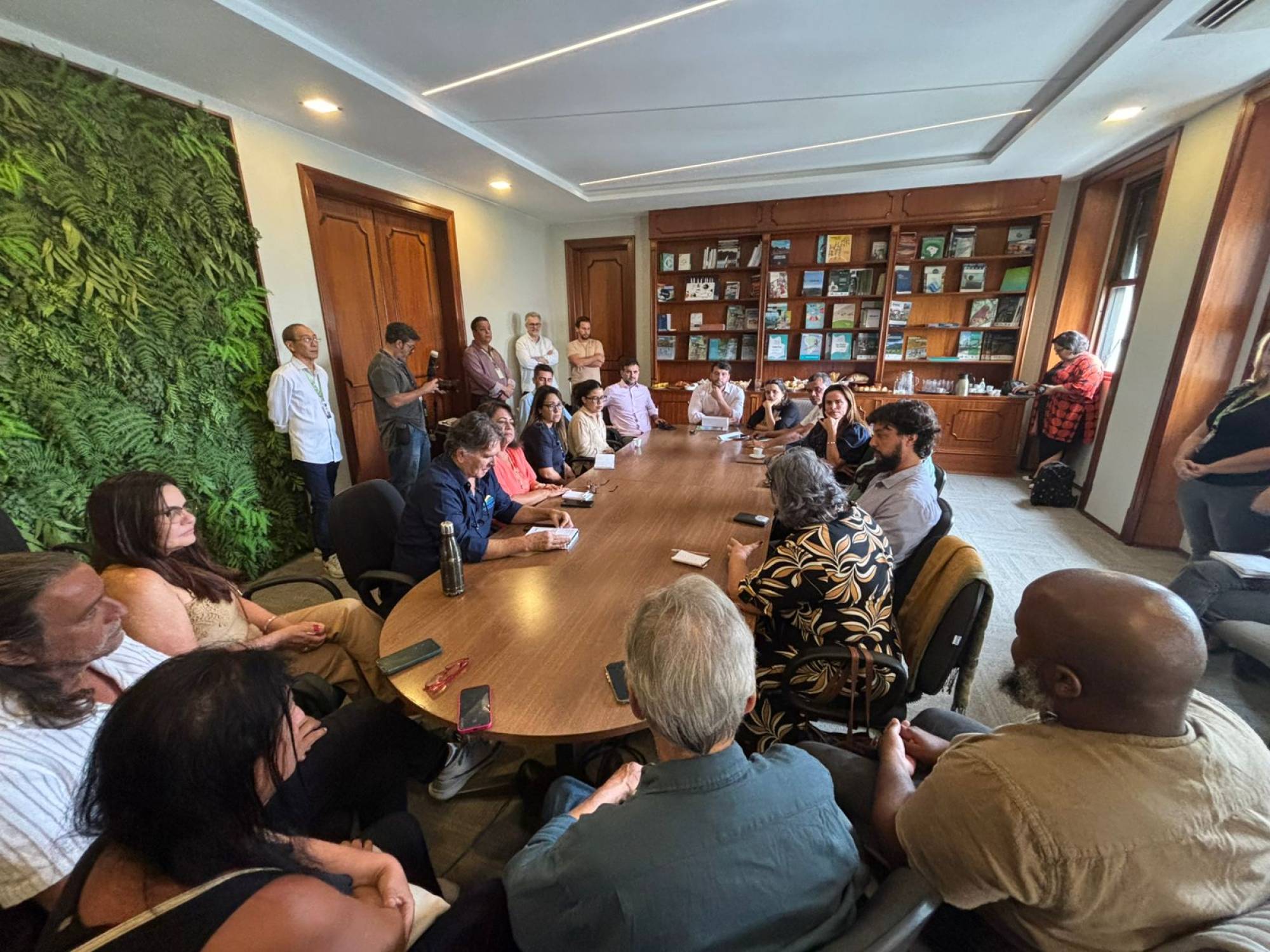 Comitês de Bacias do Rio de Janeiro se reúnem com secretário Bernardo Rossi para debater ações do FUNDRHI